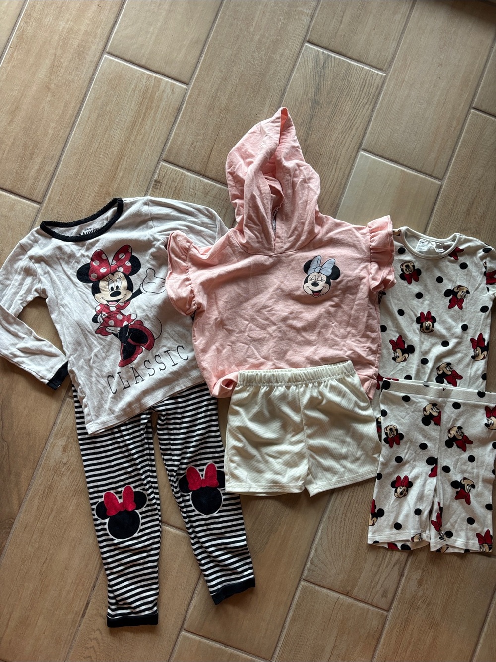 Disney Girls bundle (2 pajamas and 1 everyday set) size 6